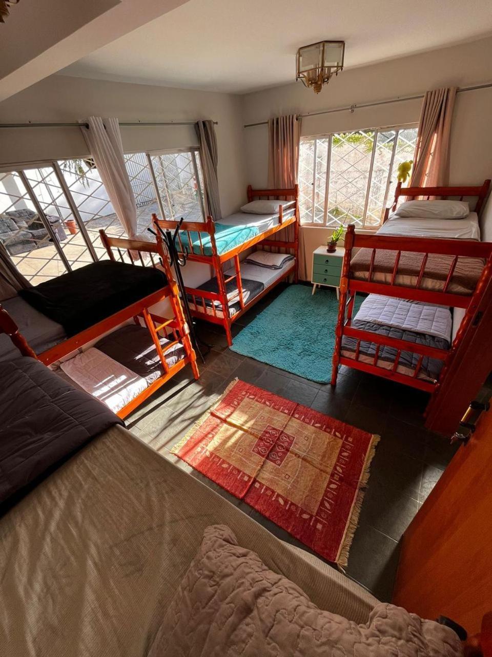 Opera Hostel กูรีตีบา ภายนอก รูปภาพ